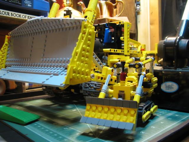 bull dozer lego